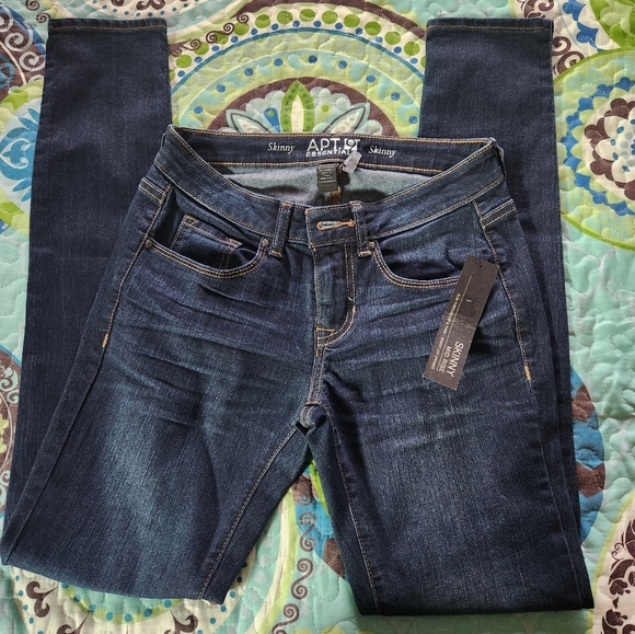 Nwt womens apt 9 skinny jeans - Picture 1 of 7